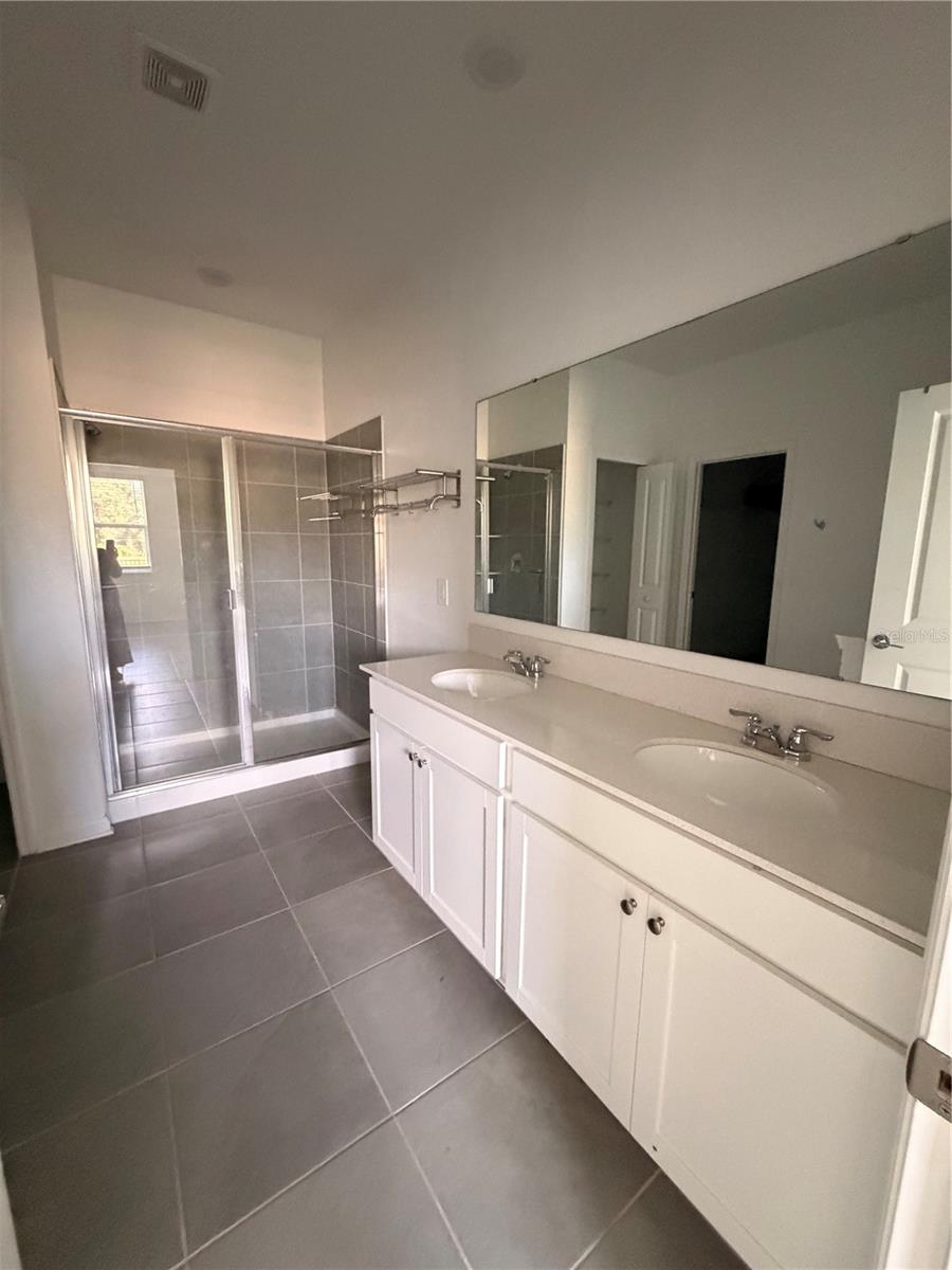 Image 19 of 21 For 832 Daring Drive