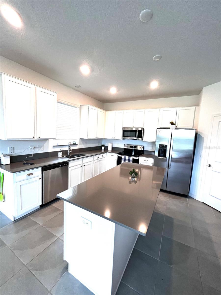 Image 4 of 21 For 832 Daring Drive