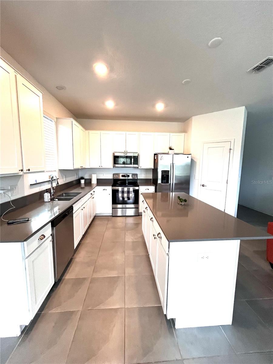 Image 6 of 21 For 832 Daring Drive