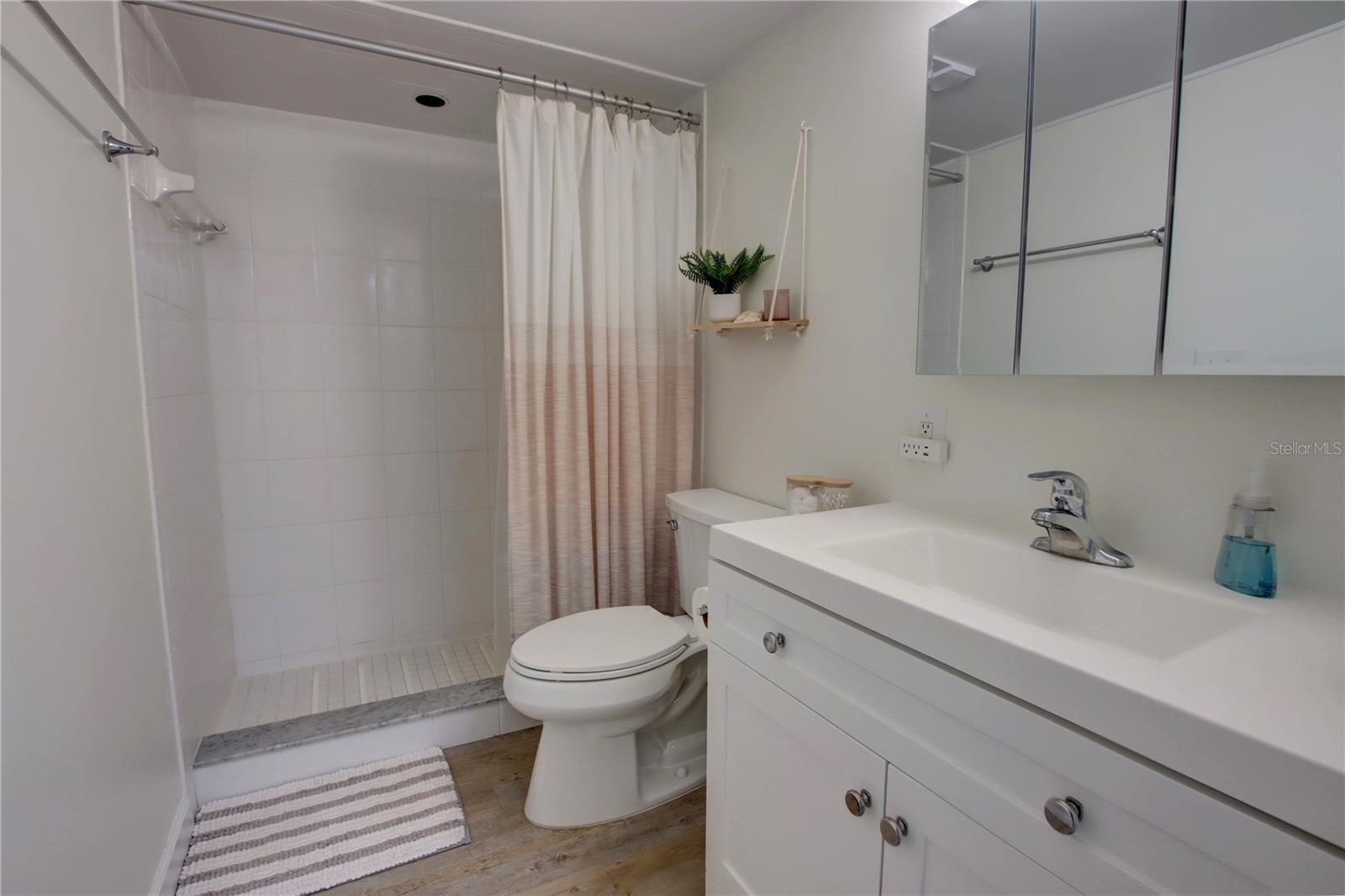 Image 18 of 31 For 5203 Atlantic Avenue 815b