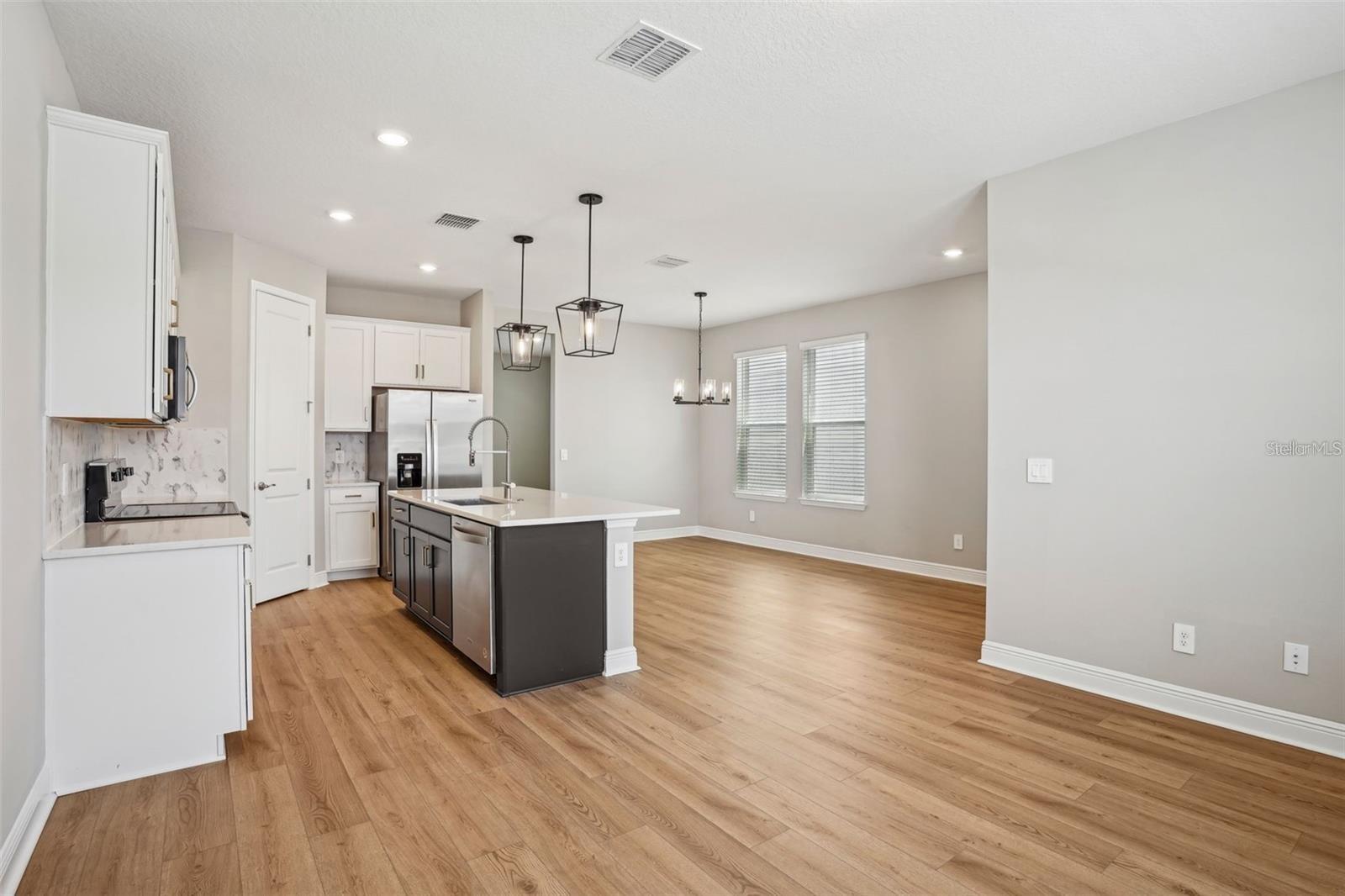 Image 11 of 41 For 5093 Railroad Vine Alley