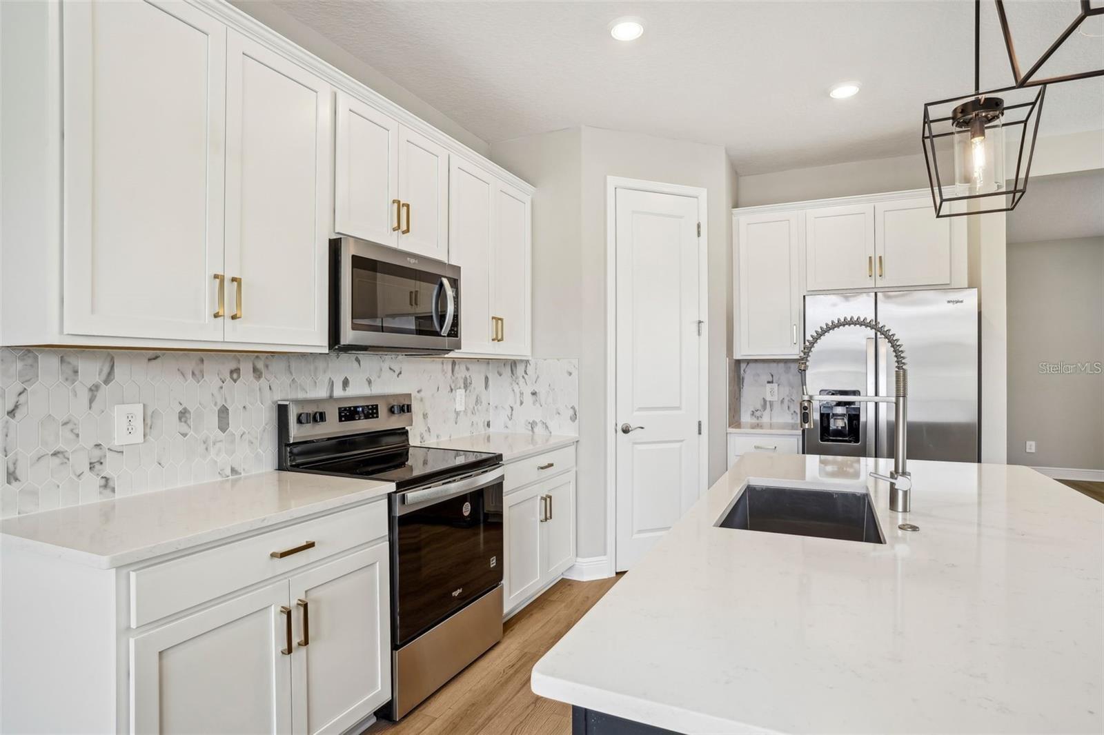 Image 15 of 41 For 5093 Railroad Vine Alley