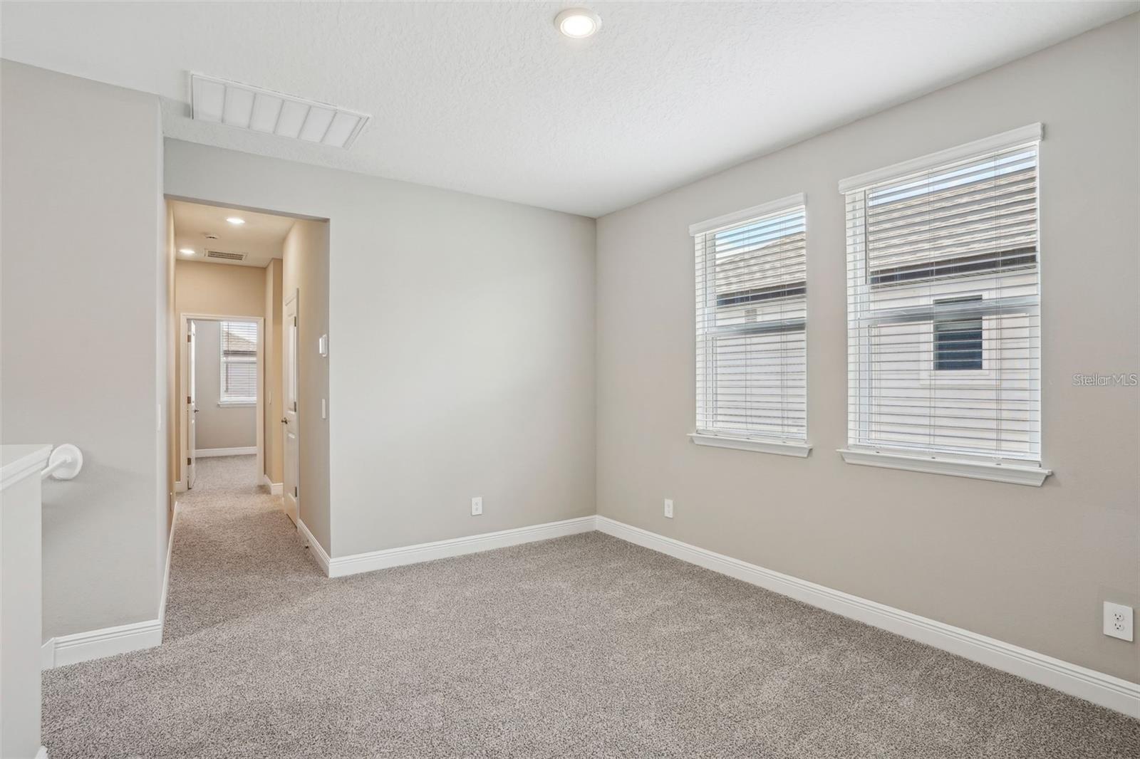 Image 22 of 41 For 5093 Railroad Vine Alley