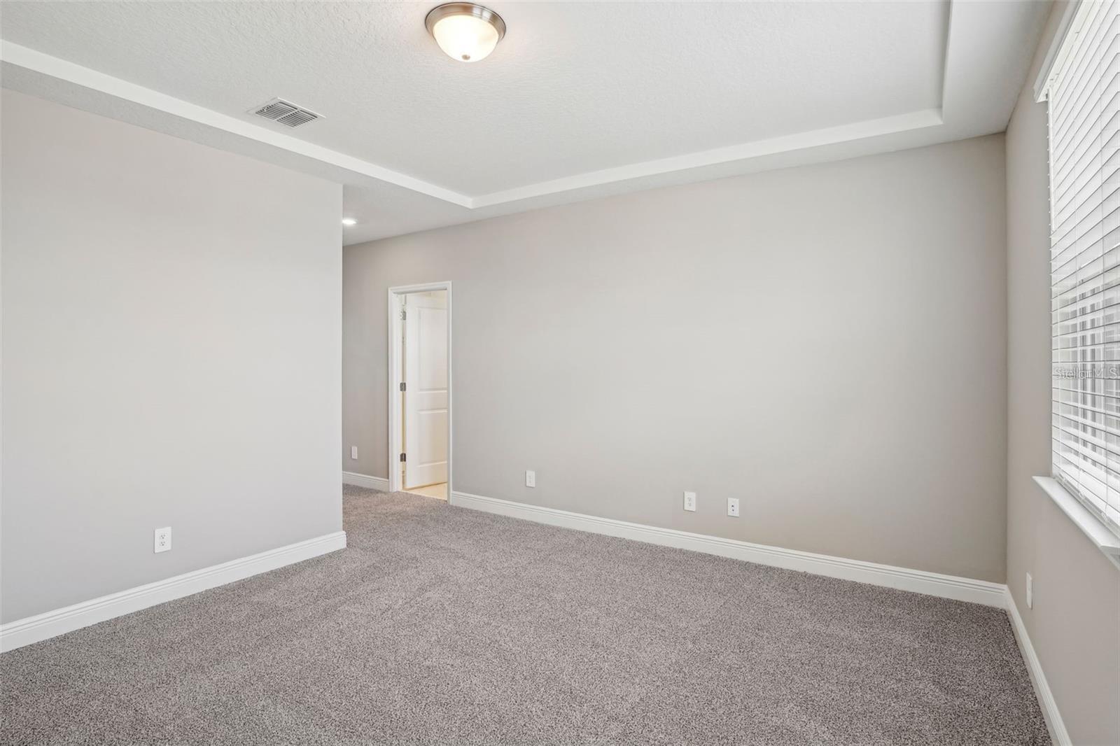 Image 25 of 41 For 5093 Railroad Vine Alley