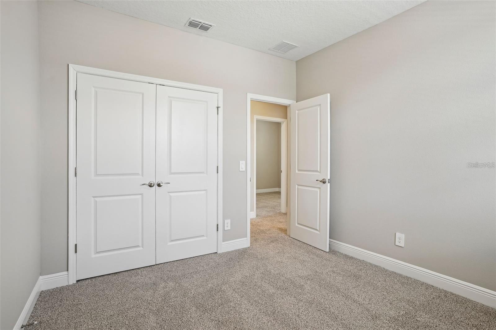 Image 31 of 41 For 5093 Railroad Vine Alley