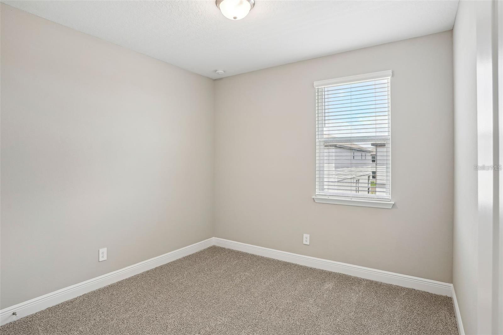 Image 34 of 41 For 5093 Railroad Vine Alley