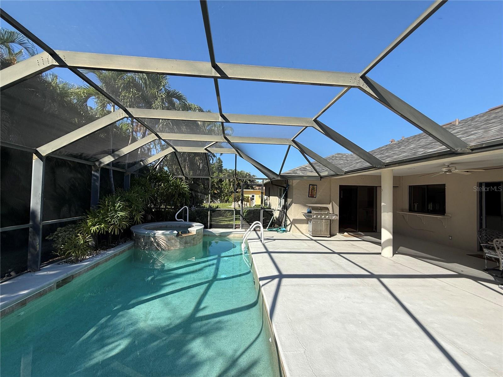 Image 39 of 50 For 915 Cardinal Street