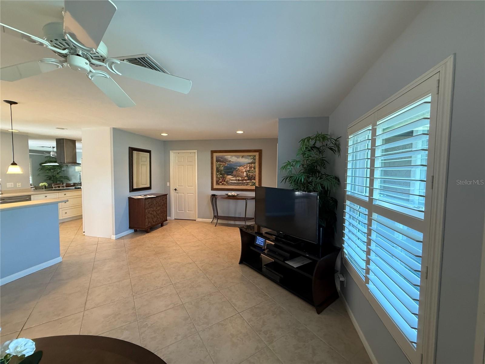 Image 6 of 50 For 915 Cardinal Street