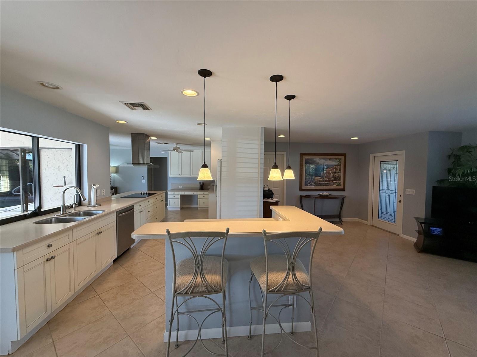 Image 9 of 50 For 915 Cardinal Street