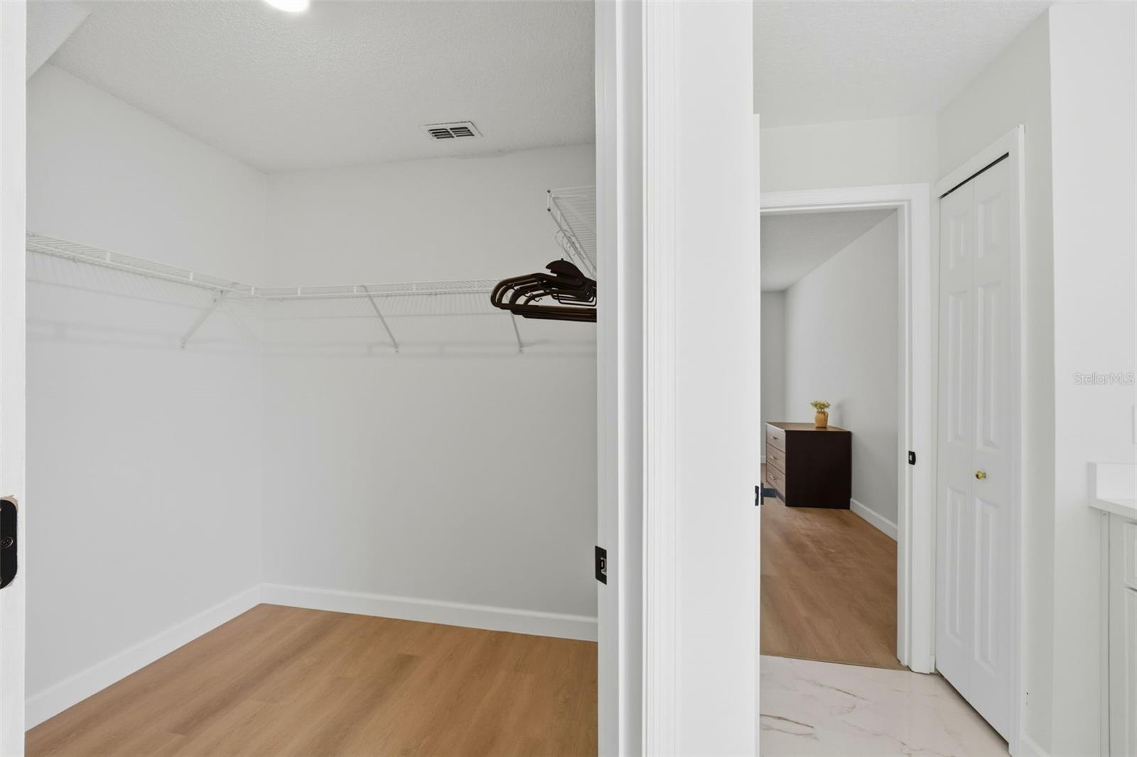 Image 23 of 45 For 1145 Seasons Boulevard