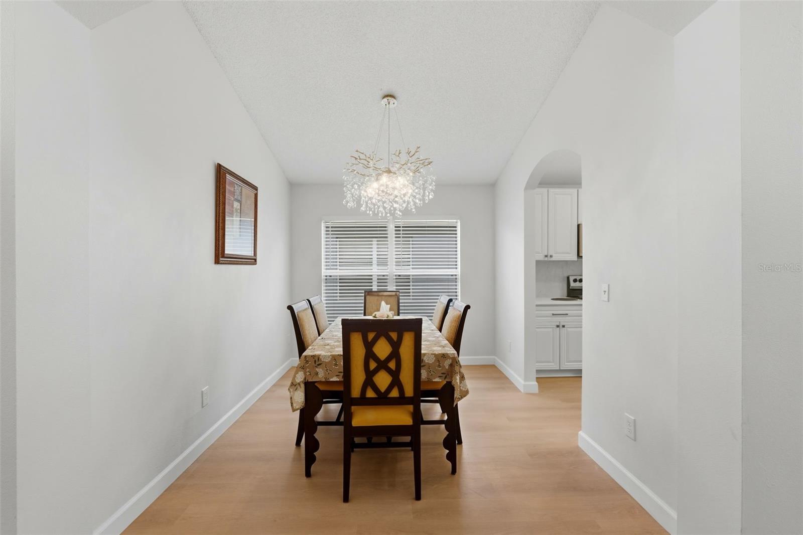 Image 7 of 45 For 1145 Seasons Boulevard