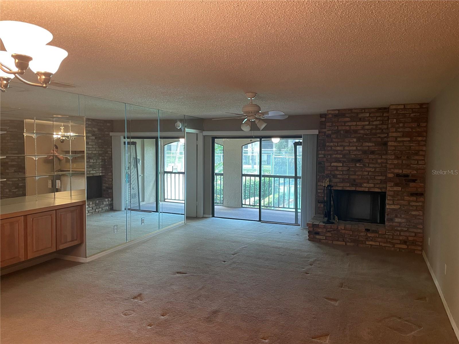 Image 4 of 29 For 1055 Kensington Park Drive 113