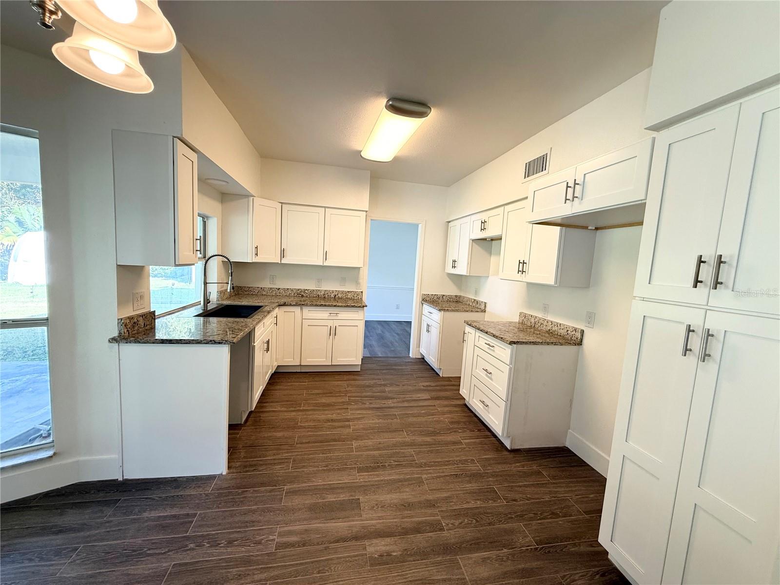 Image 10 of 42 For 2360 Coolbrook Court