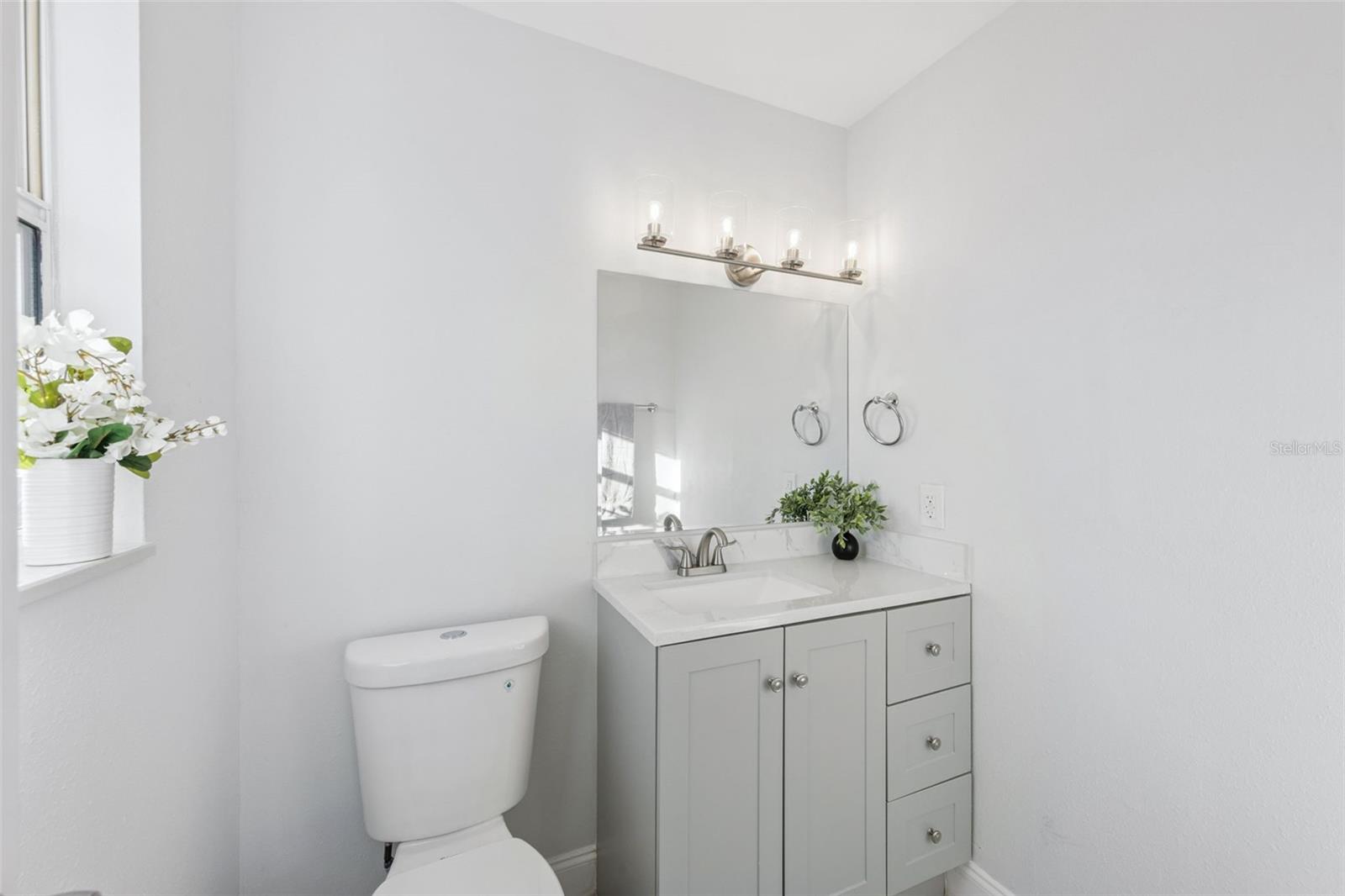 Image 10 of 18 For 525 Conway Road 123