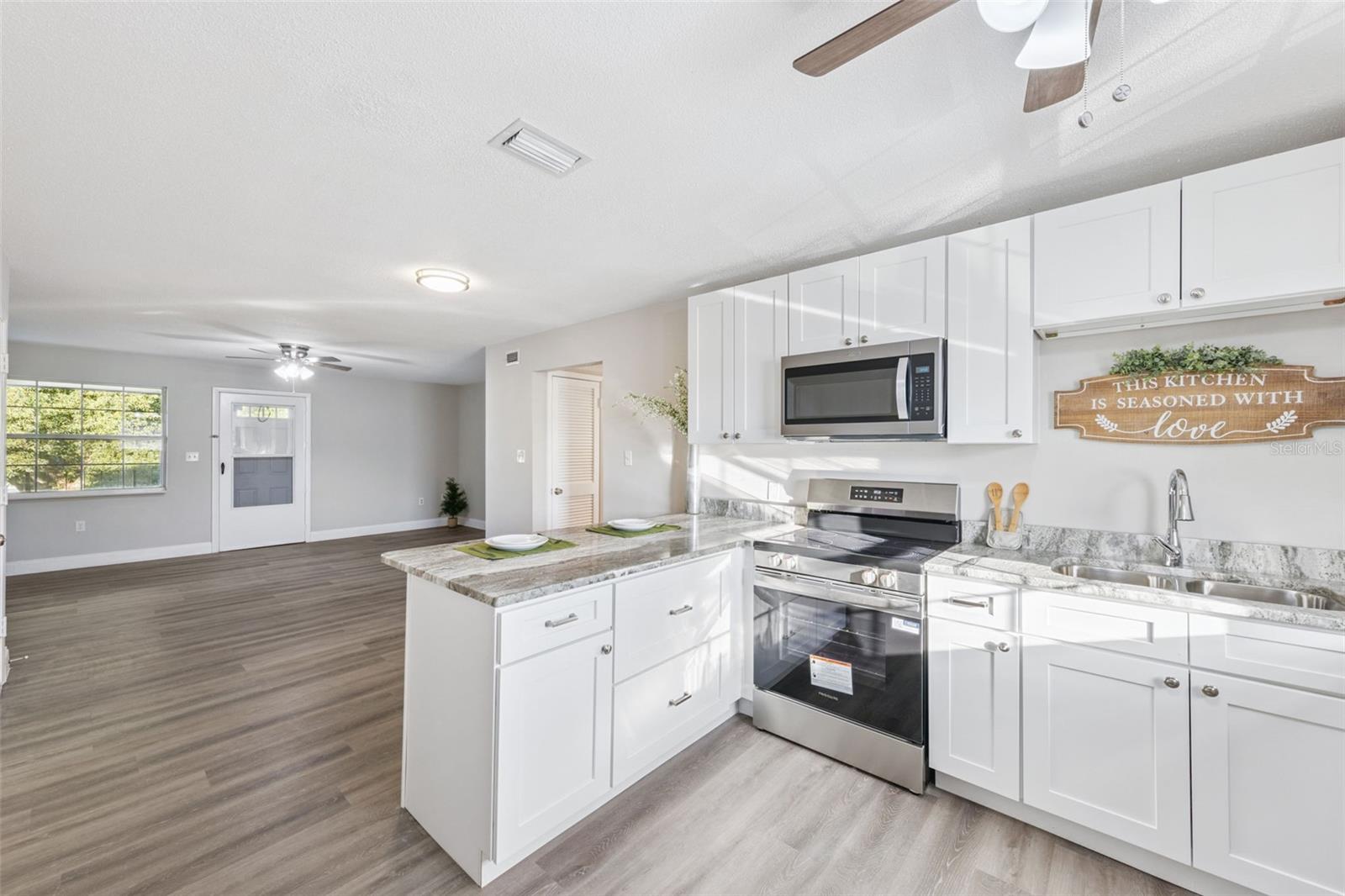 Image 3 of 18 For 525 Conway Road 123