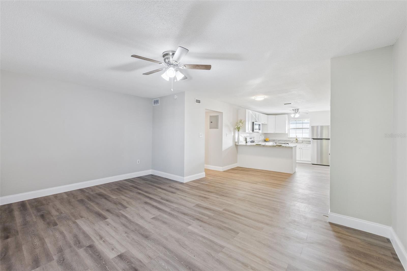 Image 5 of 18 For 525 Conway Road 123