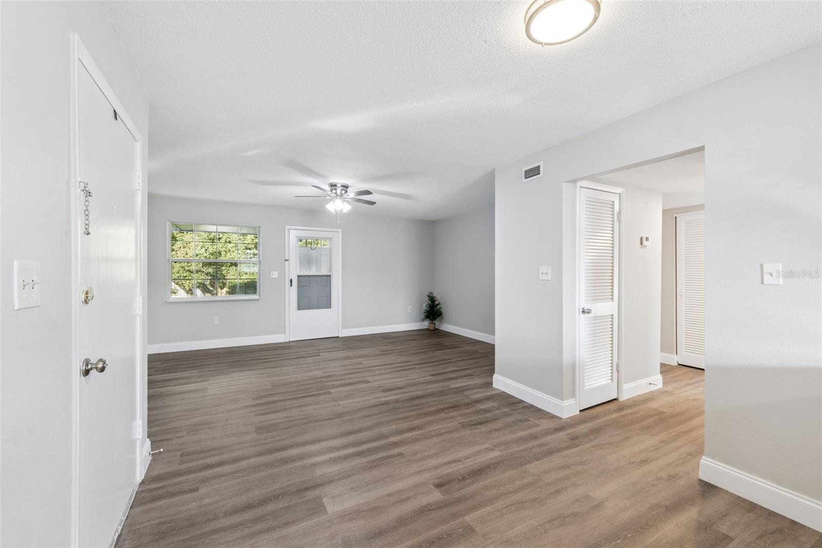 Image 6 of 18 For 525 Conway Road 123