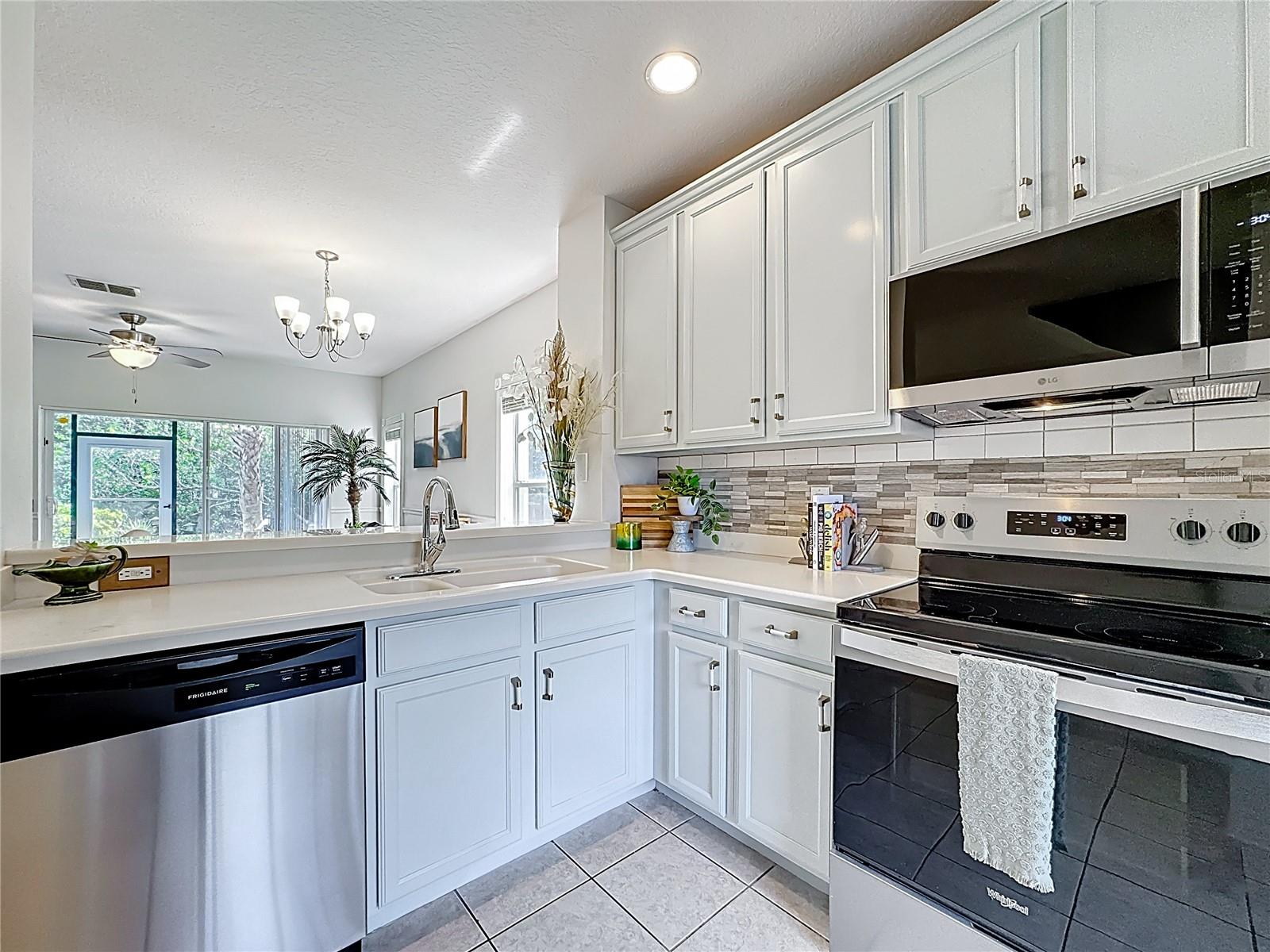 Image 7 of 42 For 10300 Manderley Way 119