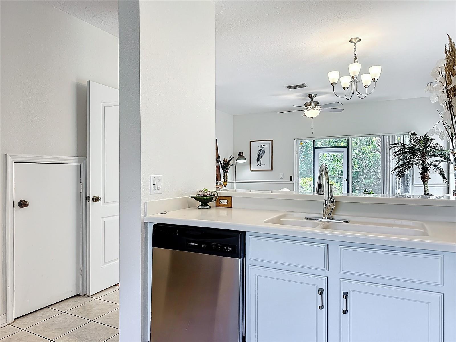 Image 8 of 42 For 10300 Manderley Way 119