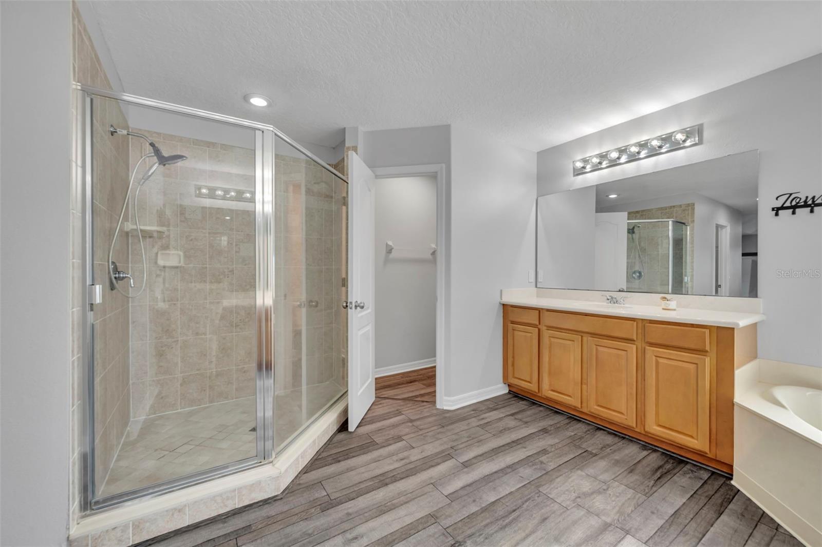 Image 26 of 50 For 10007 Ians Ridge Road