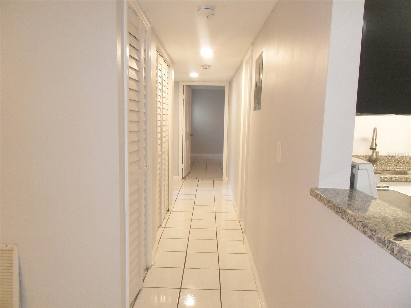 Image 11 of 24 For 914 Lake Destiny Road A