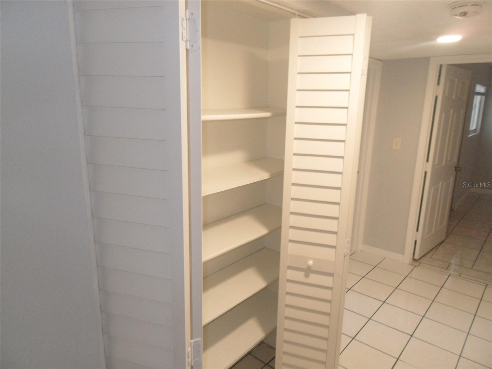 Image 12 of 24 For 914 Lake Destiny Road A