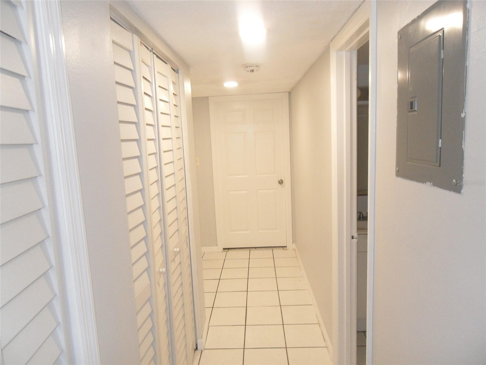 Image 22 of 24 For 914 Lake Destiny Road A