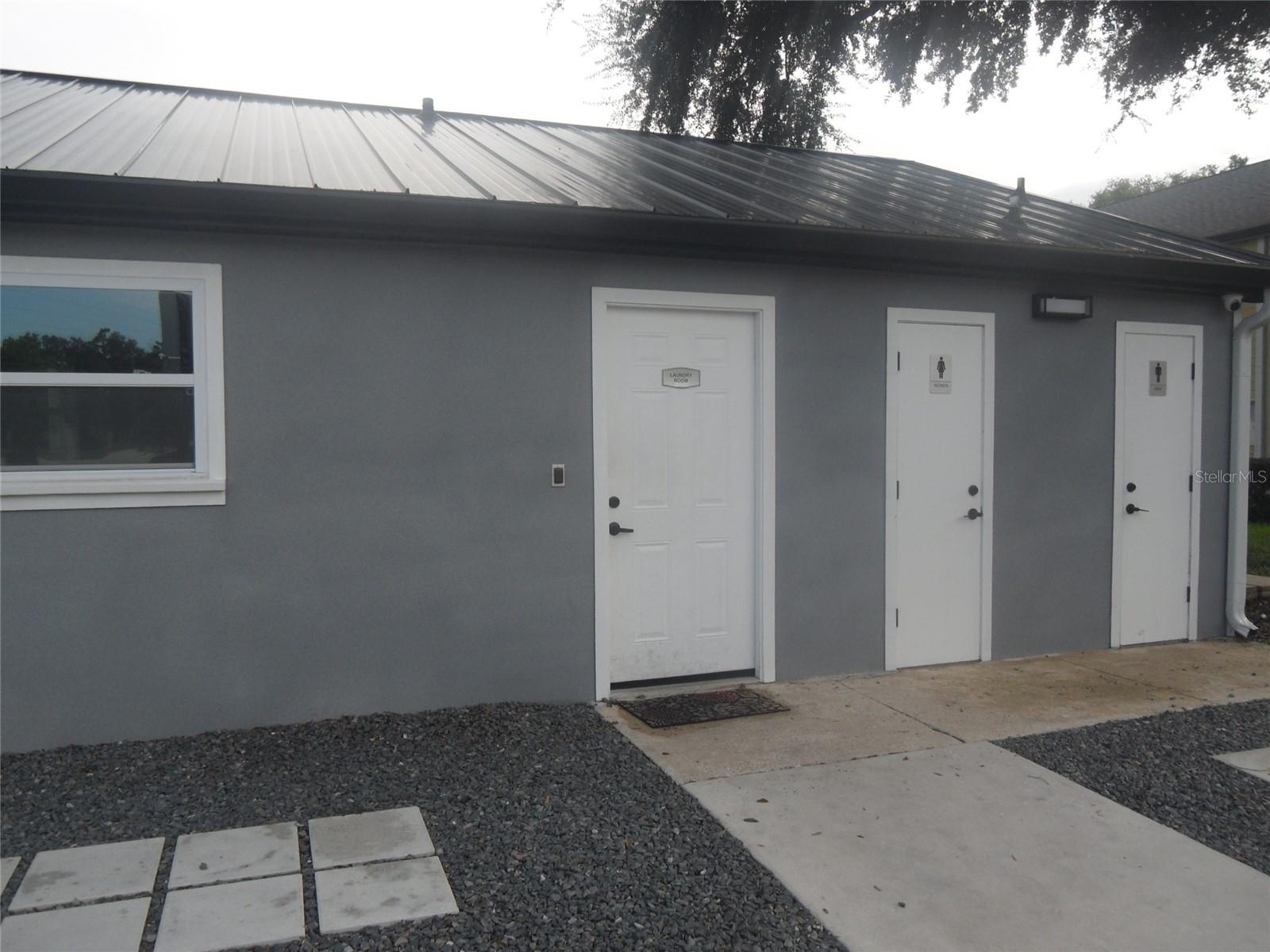 Image 4 of 24 For 914 Lake Destiny Road A