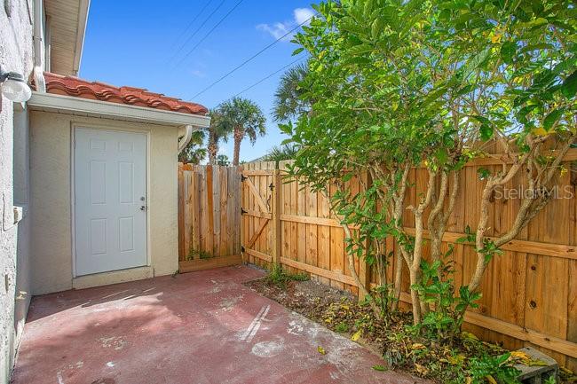 Image 21 of 31 For 6266 Yorktown Drive 179