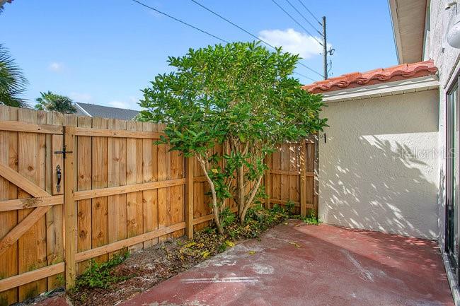 Image 22 of 31 For 6266 Yorktown Drive 179