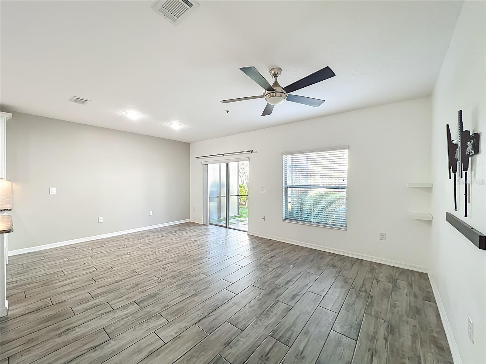 Image 17 of 40 For 328 Rustic Loop