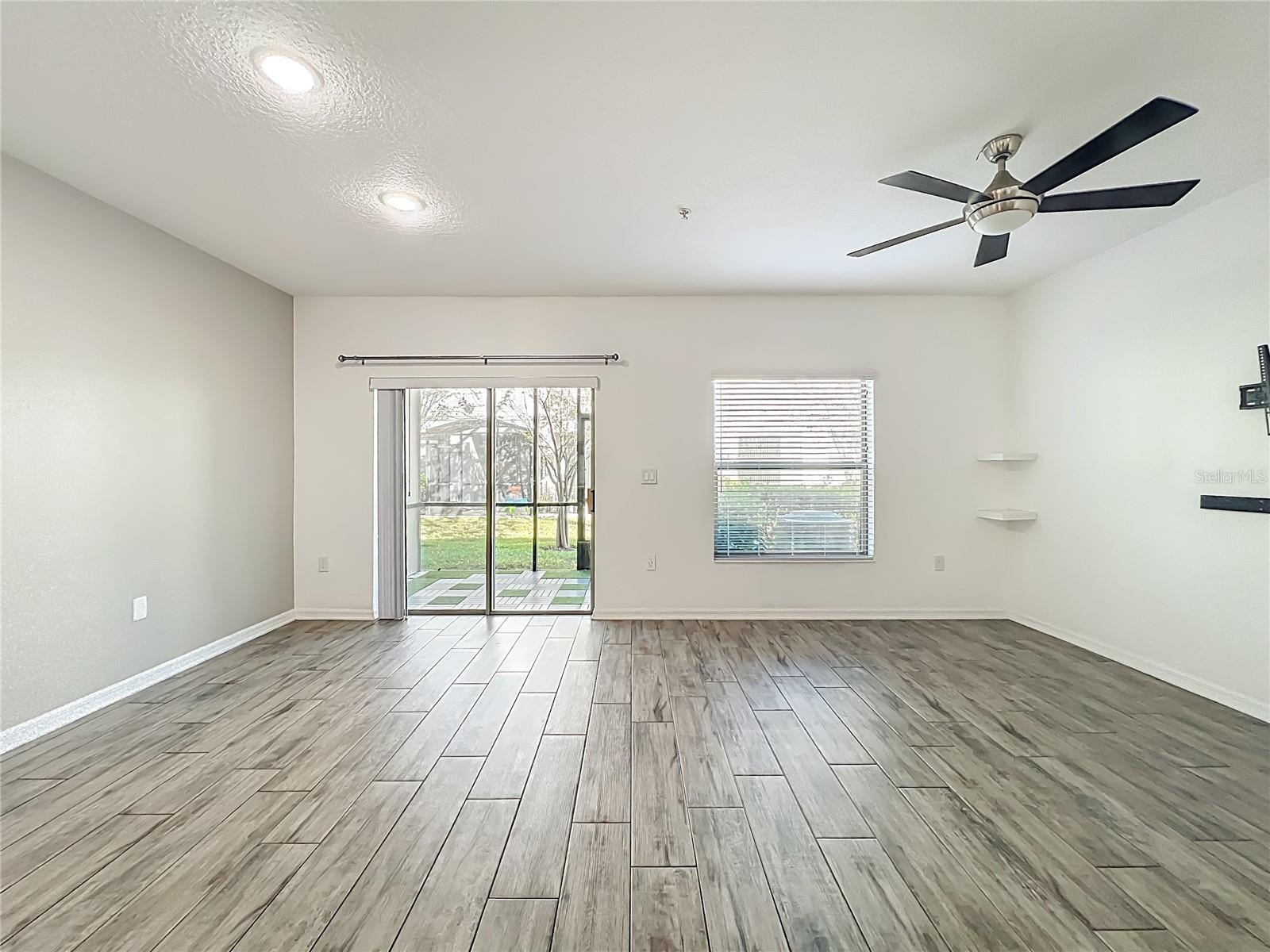 Image 19 of 40 For 328 Rustic Loop