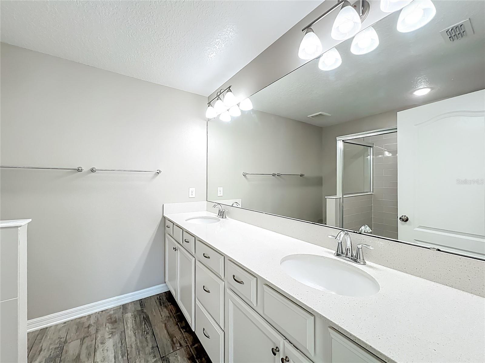 Image 28 of 40 For 328 Rustic Loop