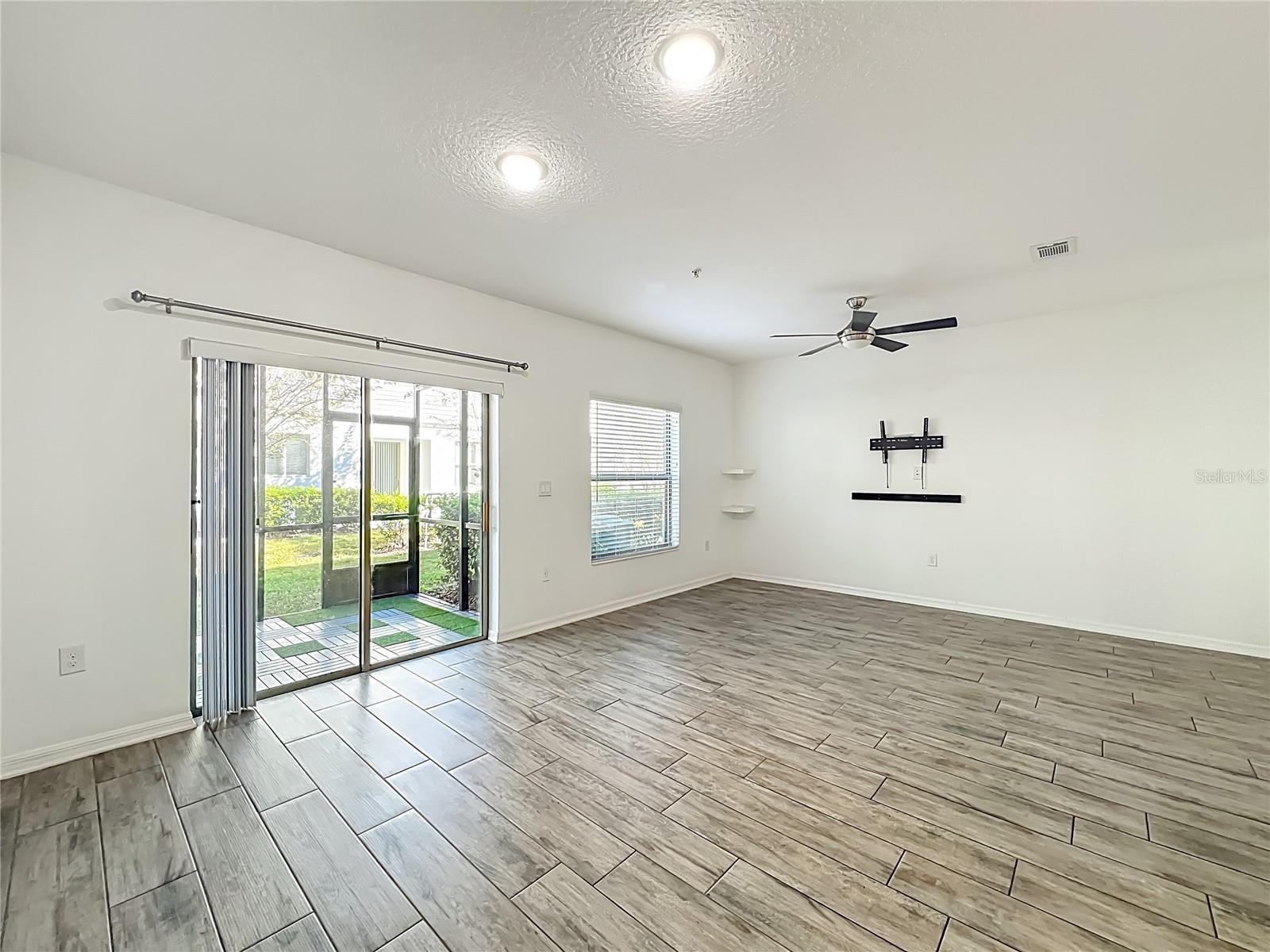 Image 7 of 40 For 328 Rustic Loop