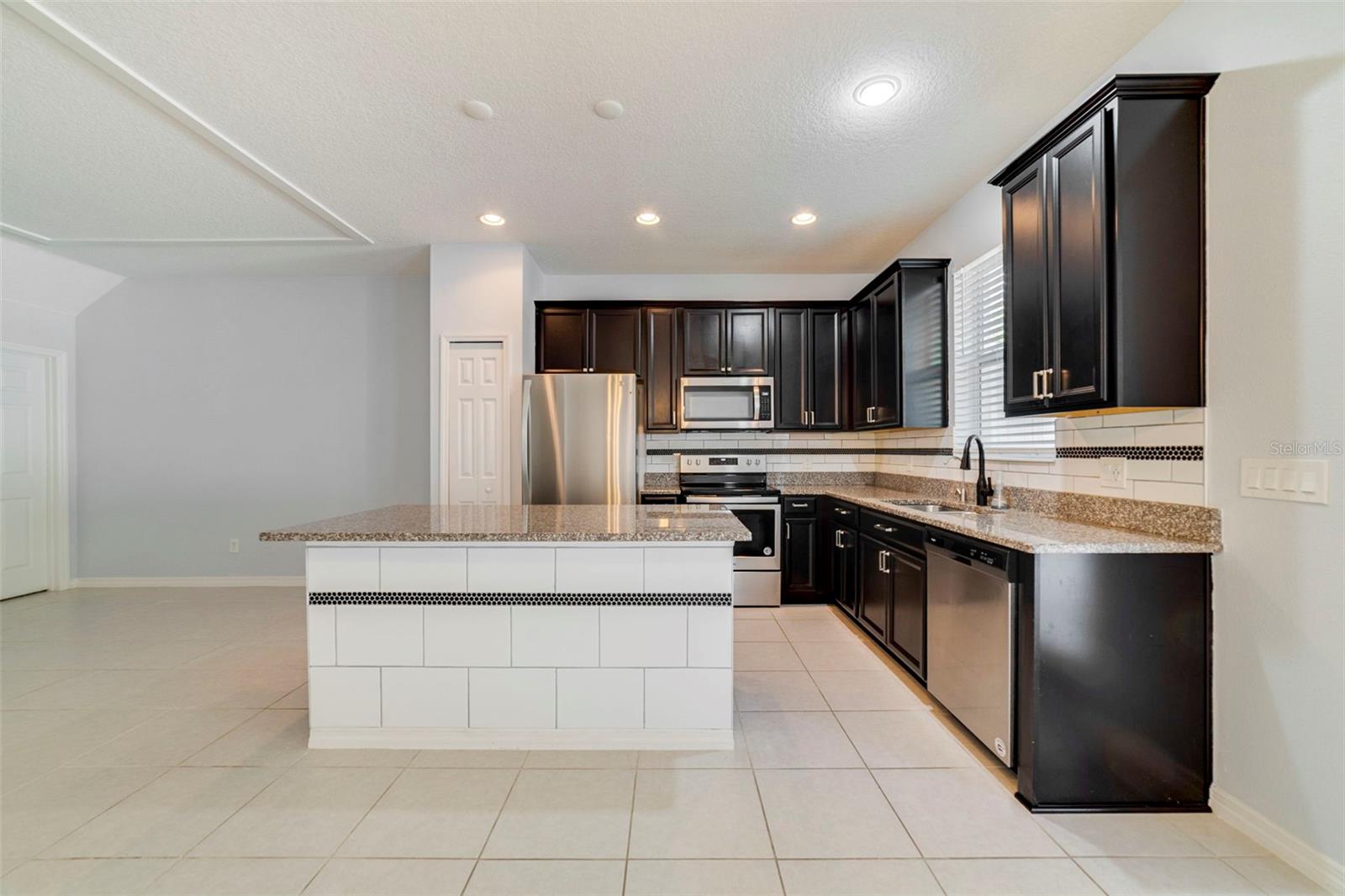 Image 3 of 26 For 1225 Countrymen Court