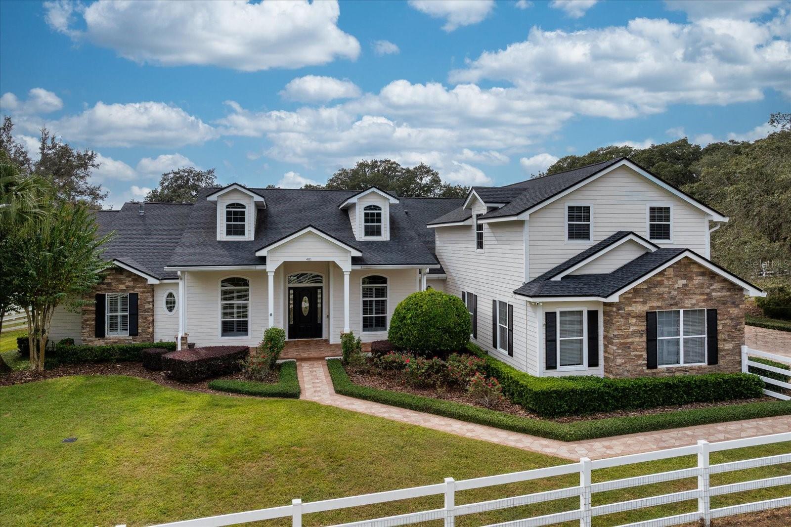 Image 2 of 66 For 401 Kentucky Blue Circle