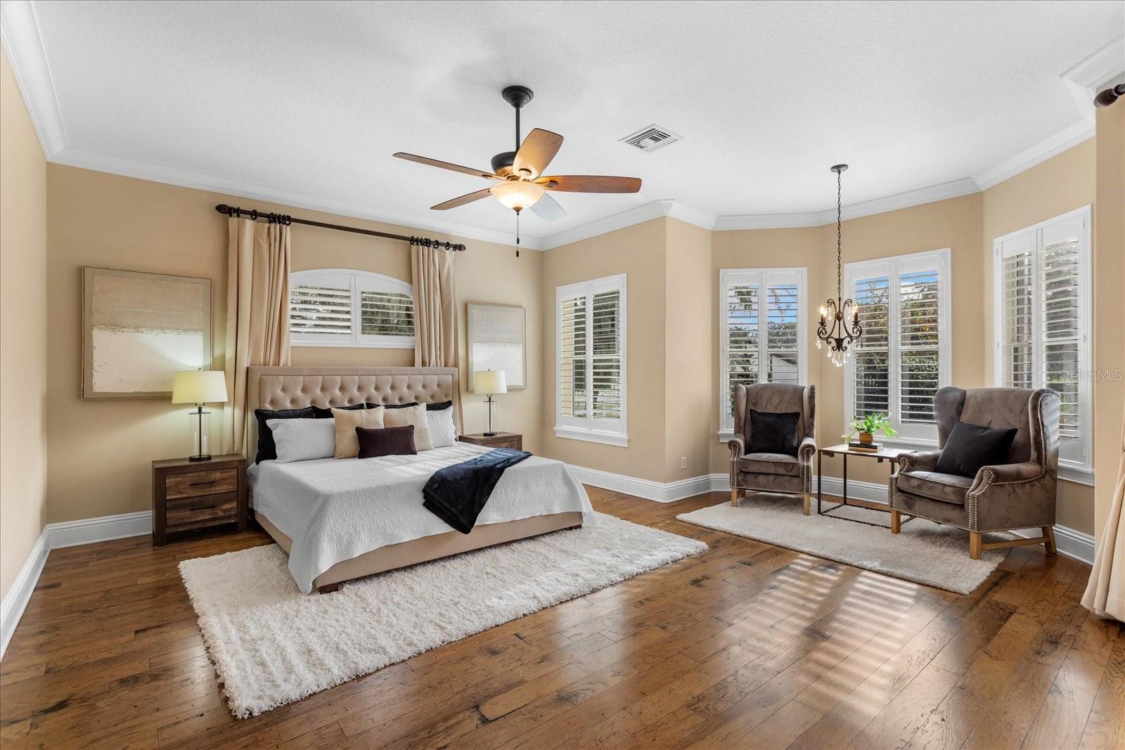 Image 20 of 66 For 401 Kentucky Blue Circle