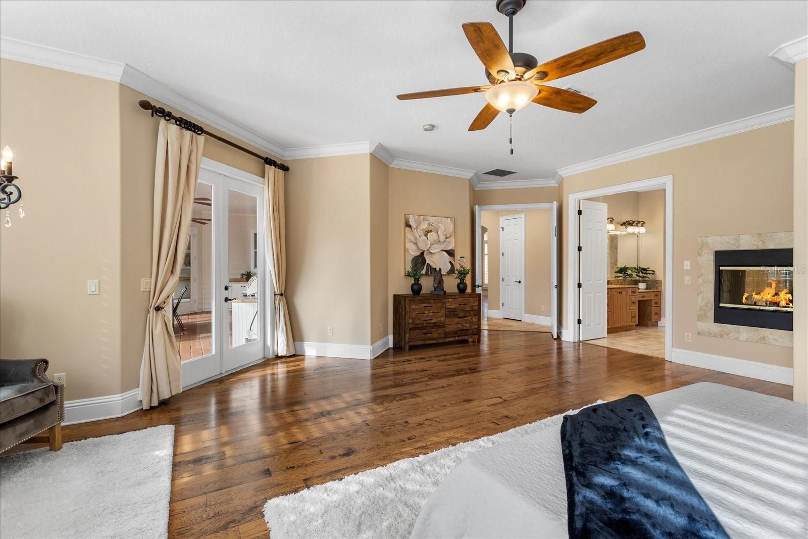 Image 21 of 66 For 401 Kentucky Blue Circle