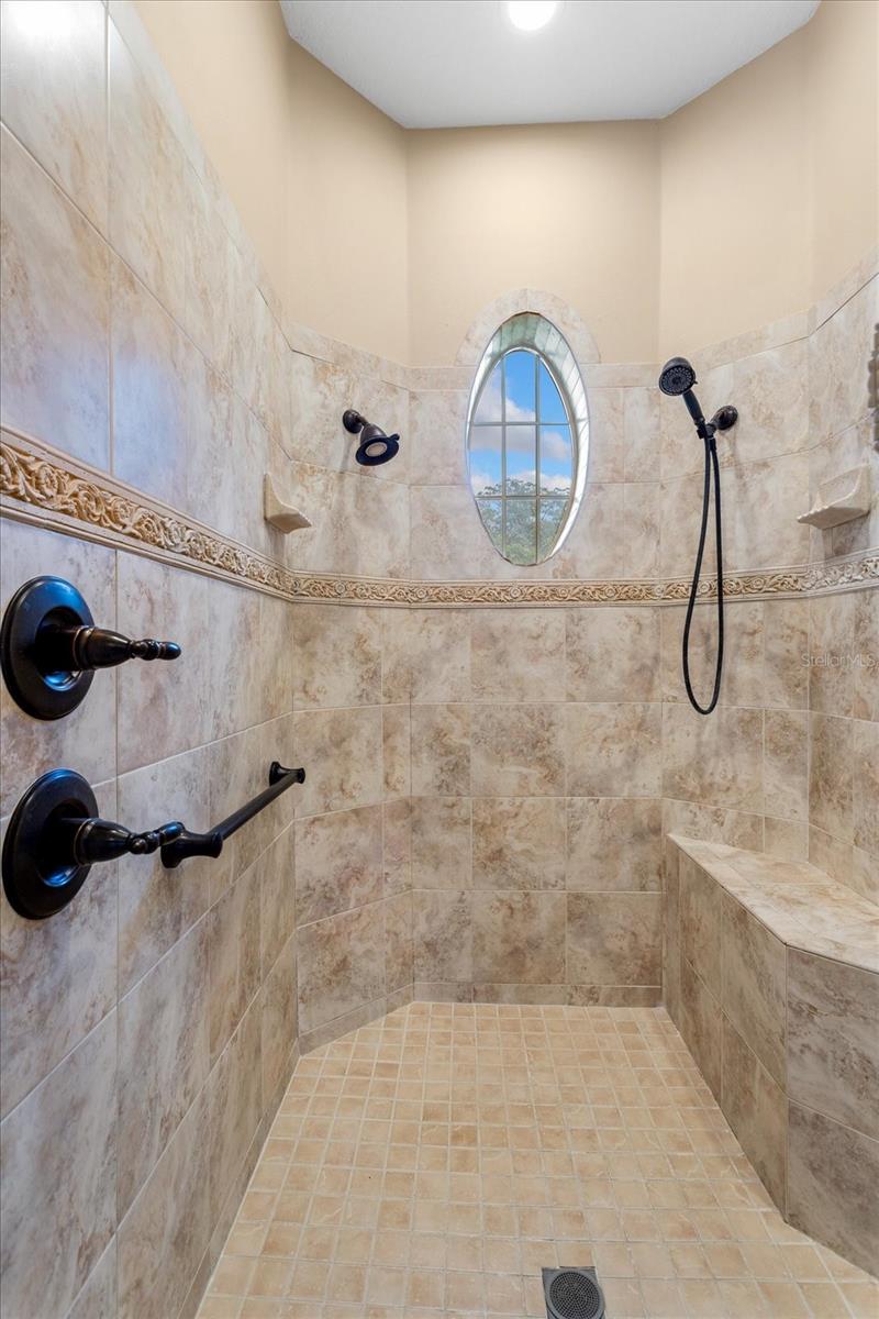 Image 25 of 66 For 401 Kentucky Blue Circle