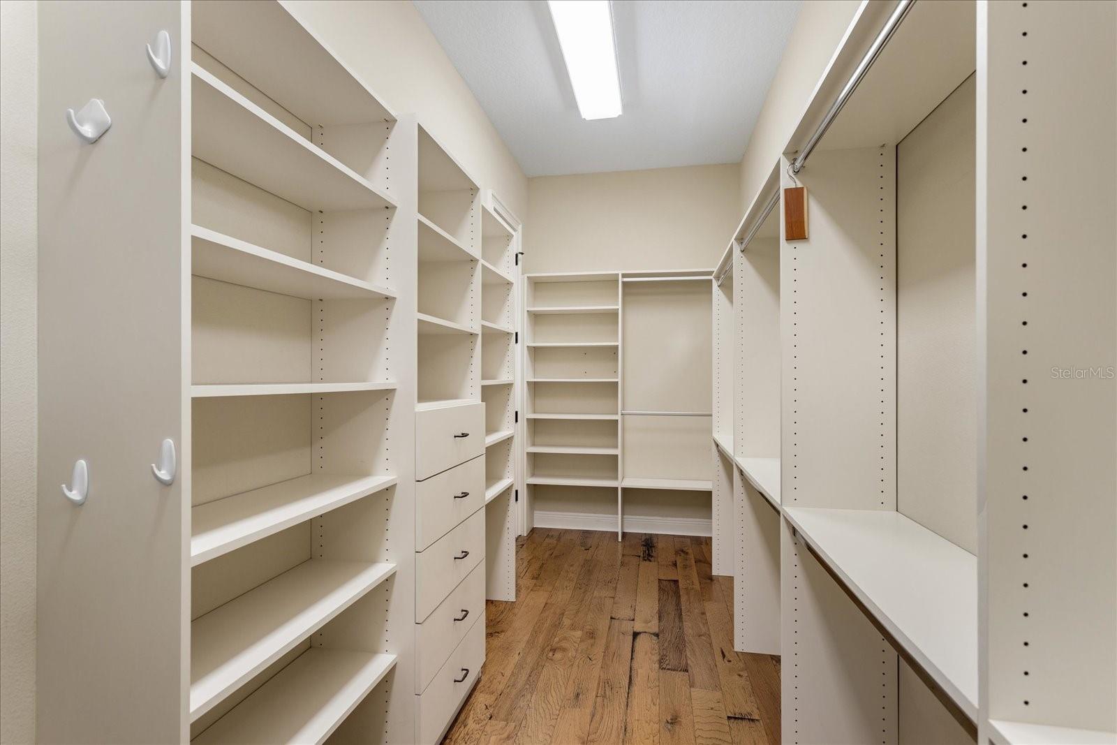 Image 28 of 66 For 401 Kentucky Blue Circle