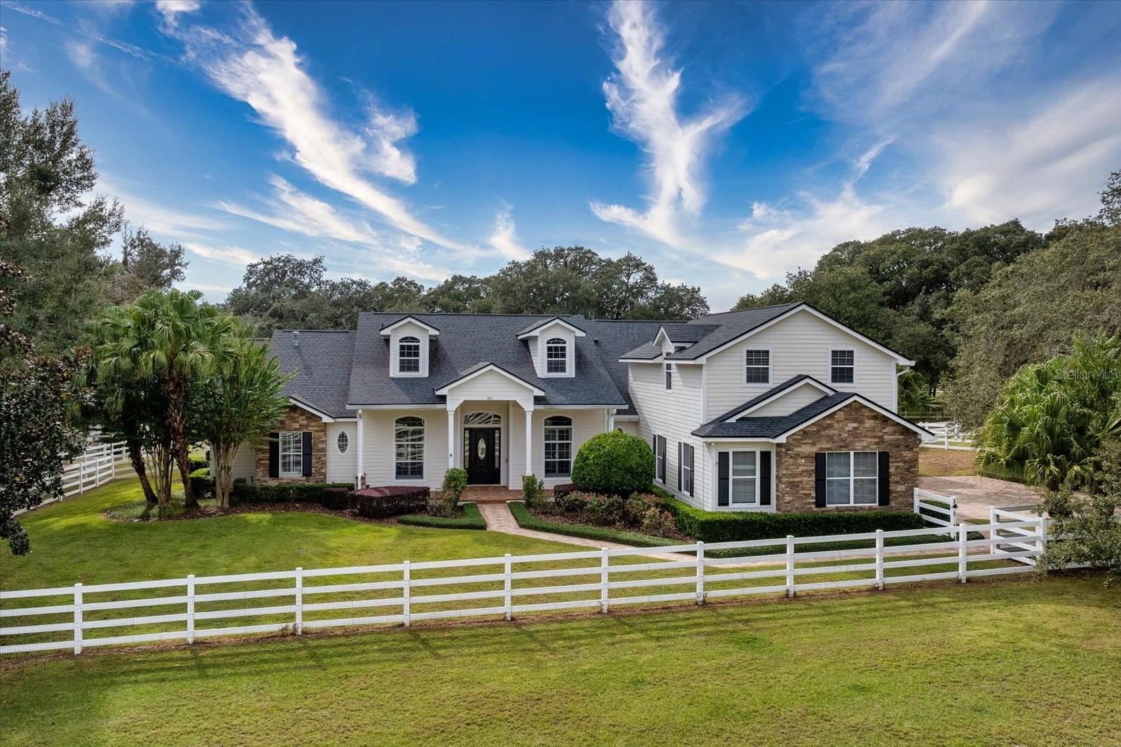 Image 3 of 66 For 401 Kentucky Blue Circle