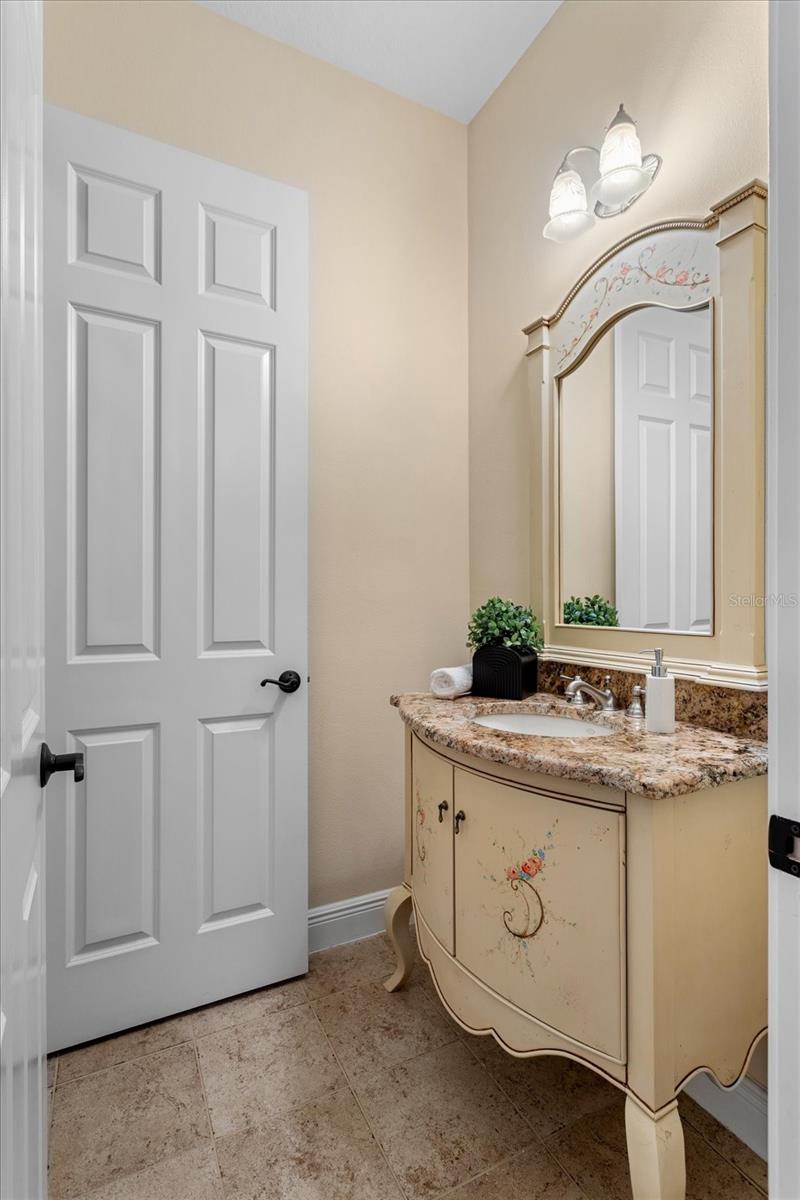 Image 32 of 66 For 401 Kentucky Blue Circle