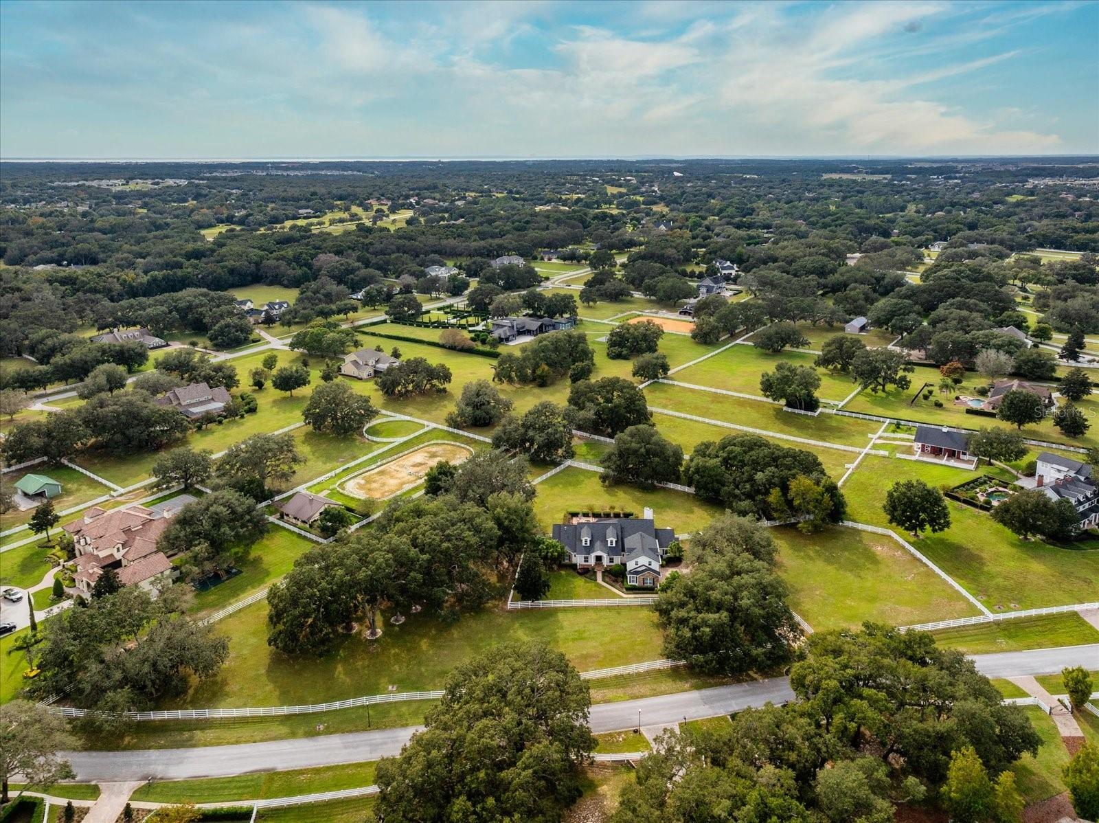 Image 4 of 66 For 401 Kentucky Blue Circle