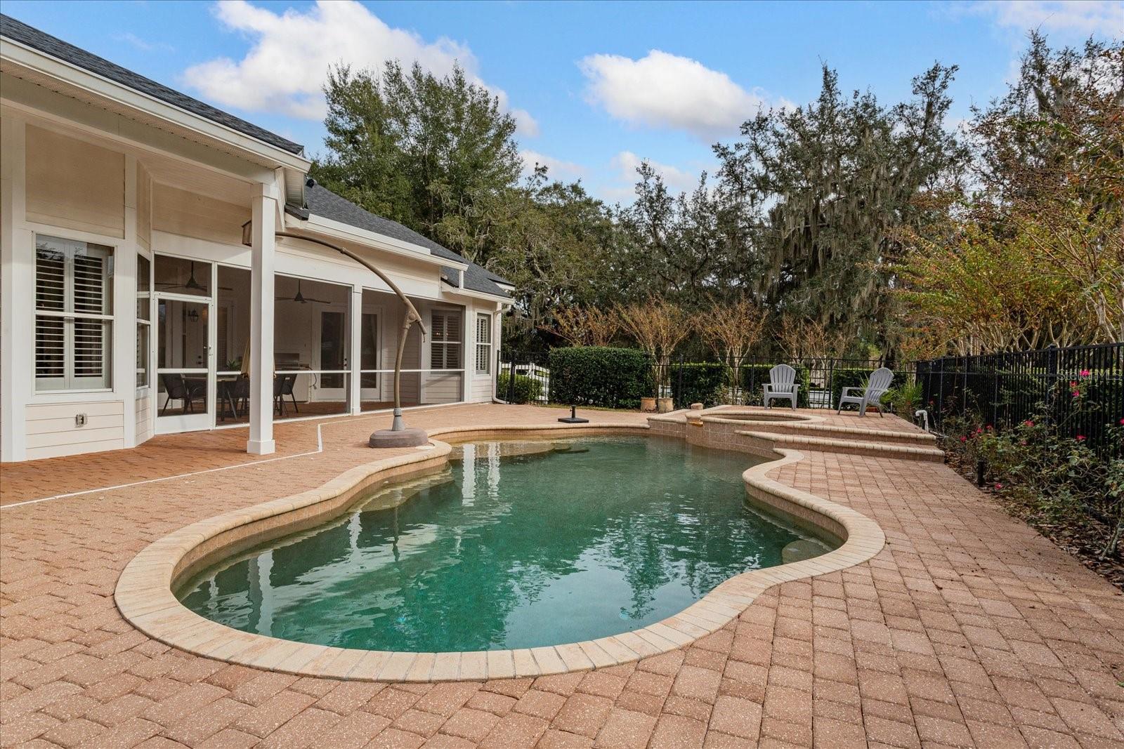 Image 45 of 66 For 401 Kentucky Blue Circle