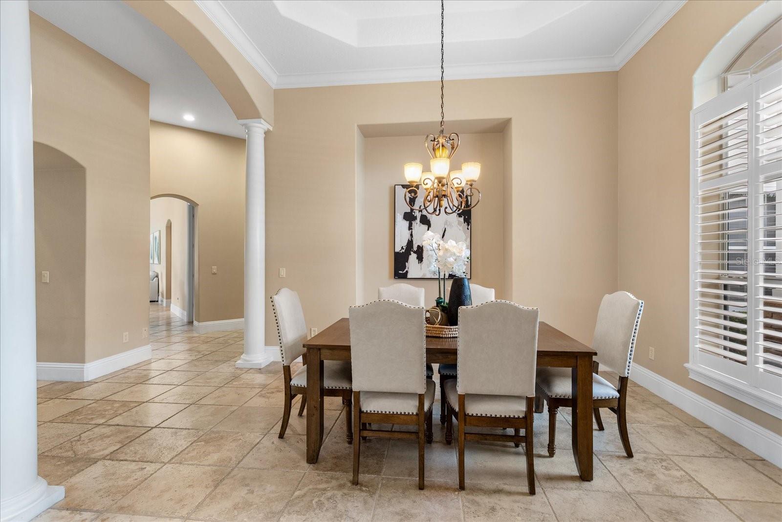 Image 6 of 66 For 401 Kentucky Blue Circle