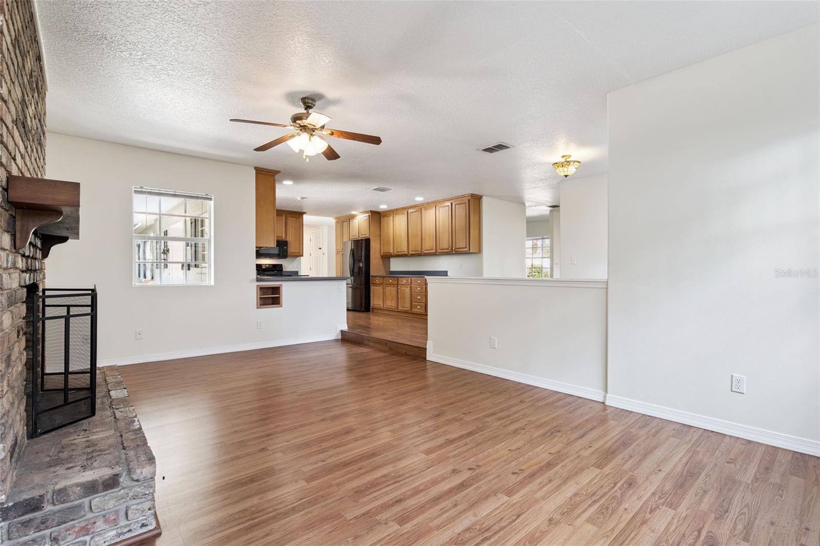 Image 11 of 36 For 2167 Mohawk Trail