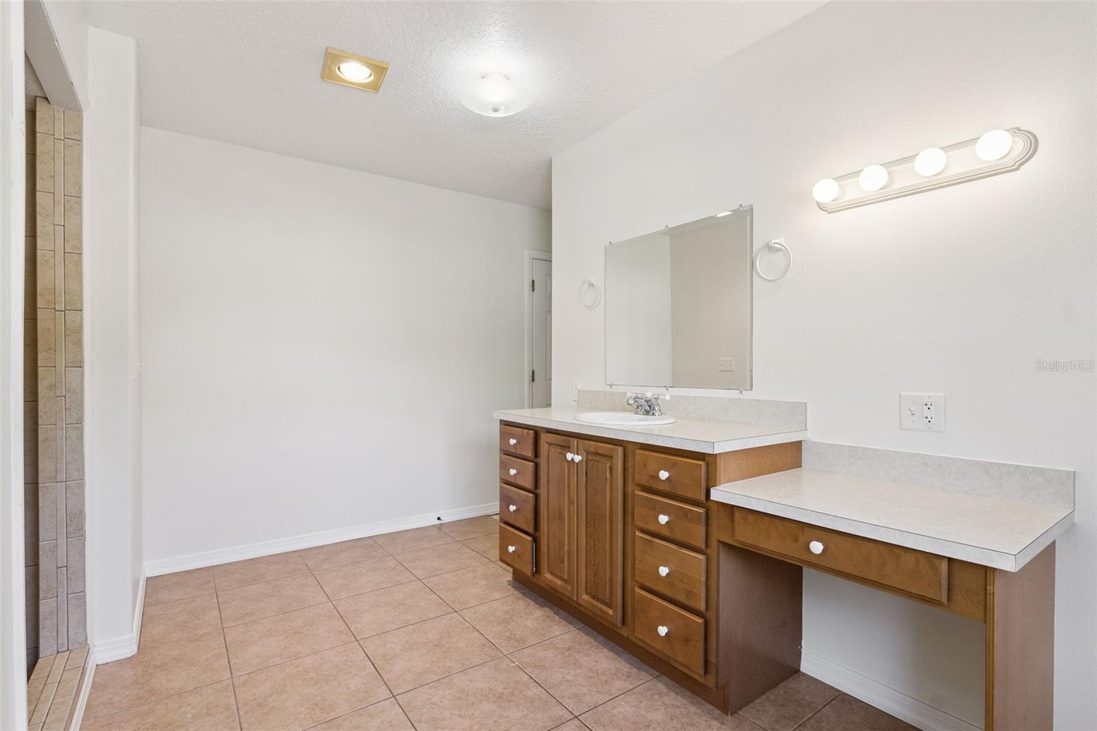 Image 23 of 36 For 2167 Mohawk Trail