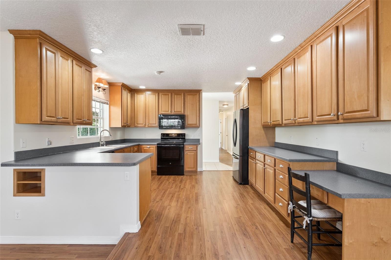 Image 5 of 36 For 2167 Mohawk Trail