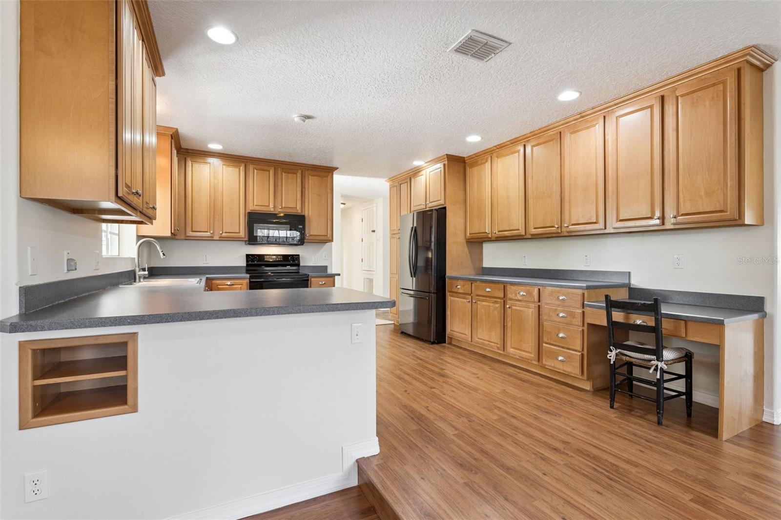 Image 6 of 36 For 2167 Mohawk Trail