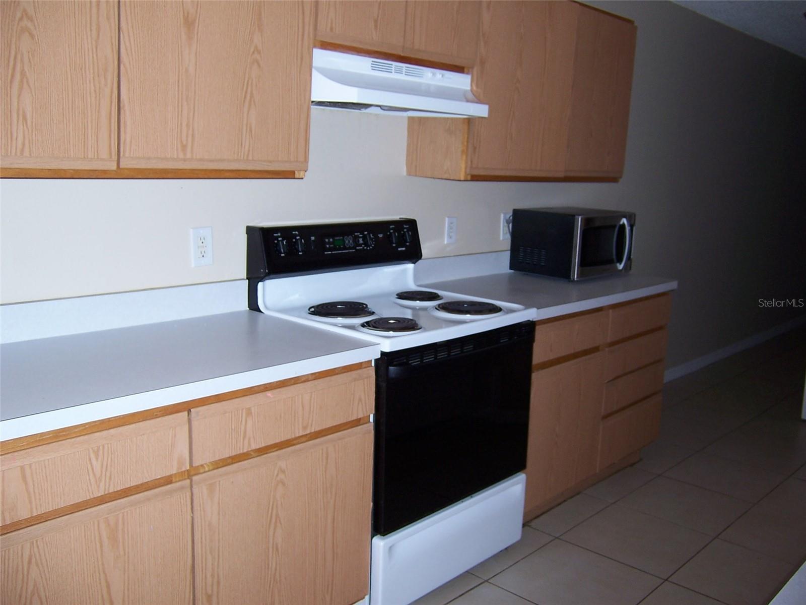 Image 3 of 8 For 40 10th Street